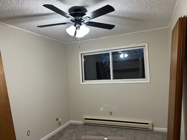 Building Photo - 5408/5410 Helen Ct Unit 5408 Helen Ct.