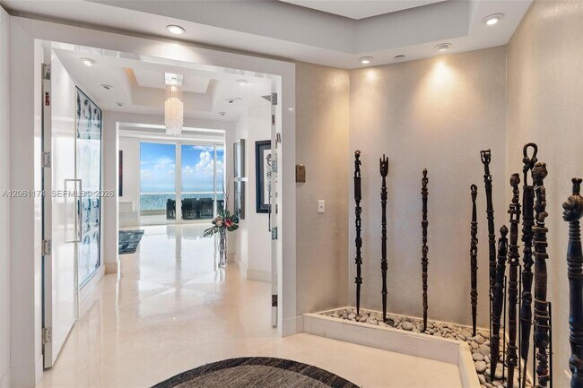 Building Photo - 16051 Collins Ave Unit 3404