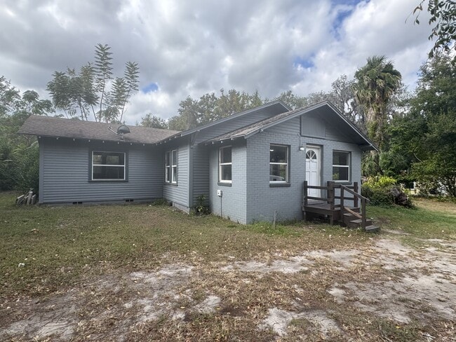 Photo - 1001 Lucas St