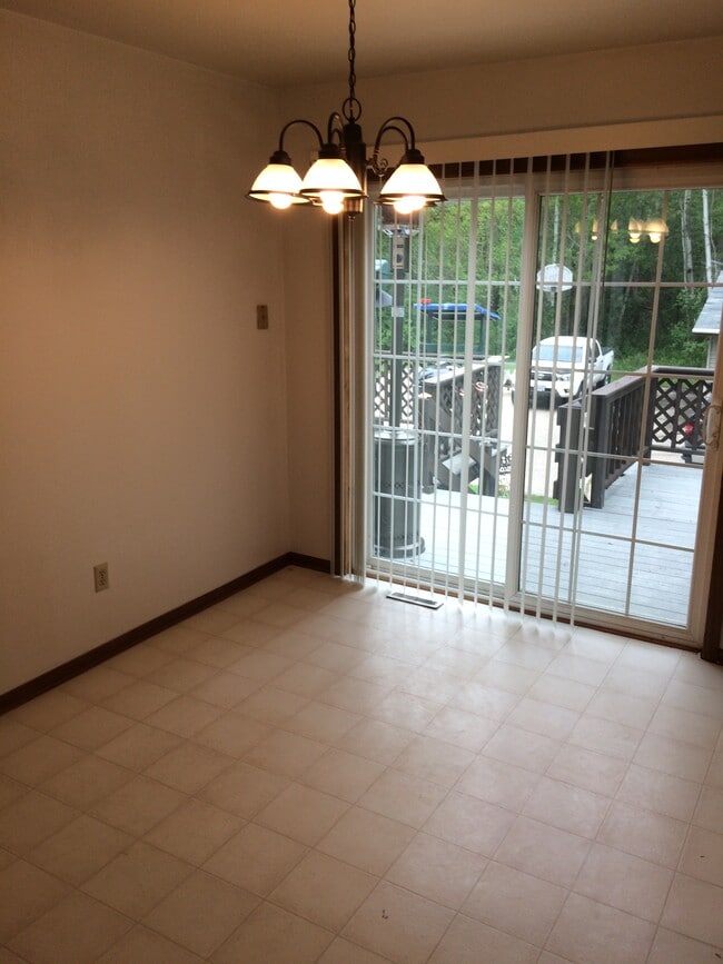 Kitchen/Dining room - 110 Johnston Dr Unit 114