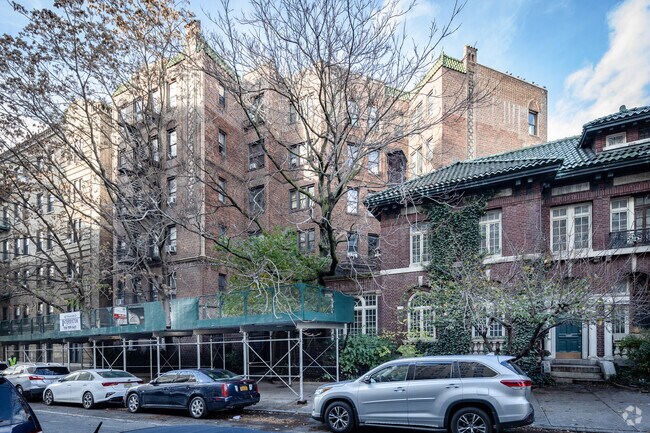 Photo - 807 Riverside Dr