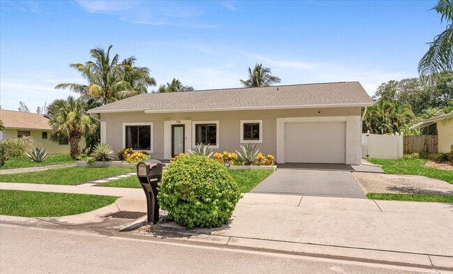 Photo - 728 NE 9th Ave