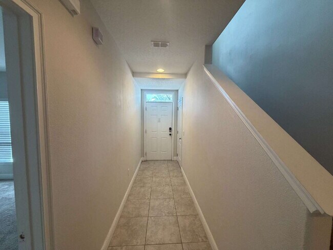 Photo - Charming 2-Bed Townhouse with Granite Eleg...