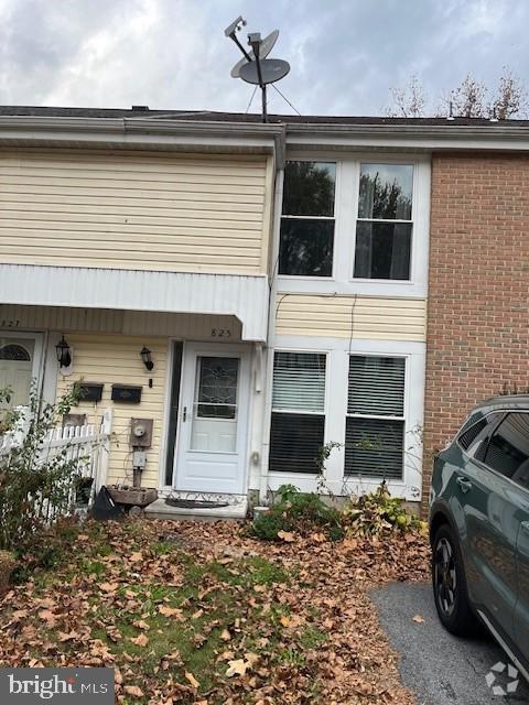 Building Photo - 825 Summit Chase Dr Rental