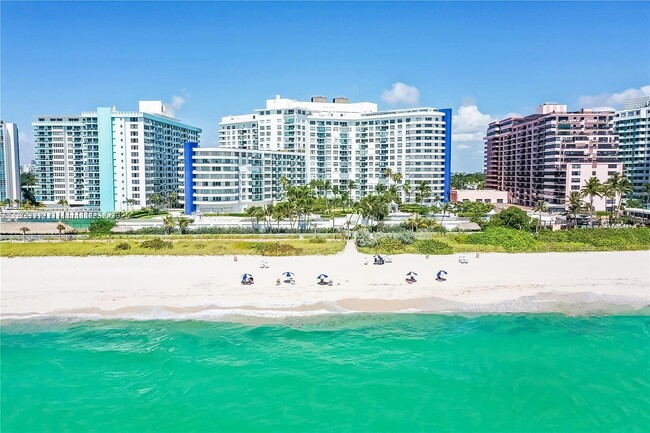 Building Photo - 5161 Collins Ave Unit 1003 Rental