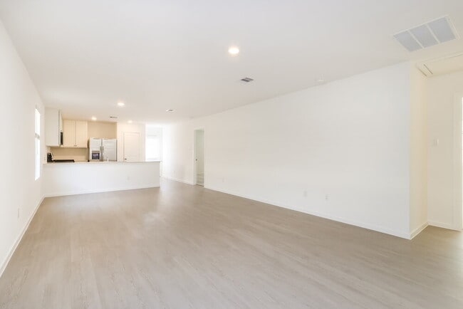 Photo - 325 Woodland Hills Dr