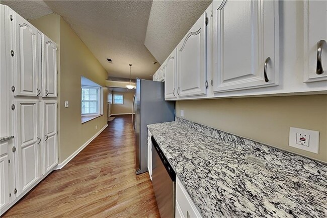 Photo - 3553 Hogan Dr NW