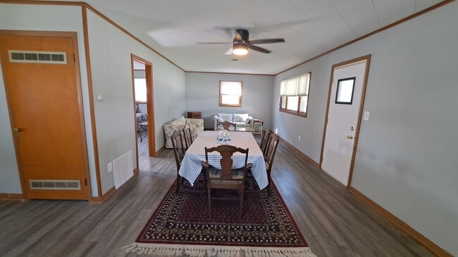 Photo - 211 Fruit St