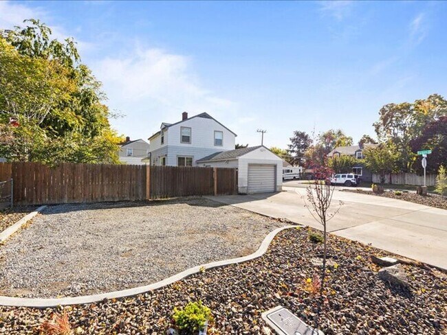 Photo - 910 Torbett St