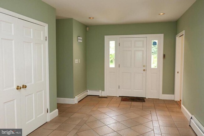 Photo - 901 Walker Rd