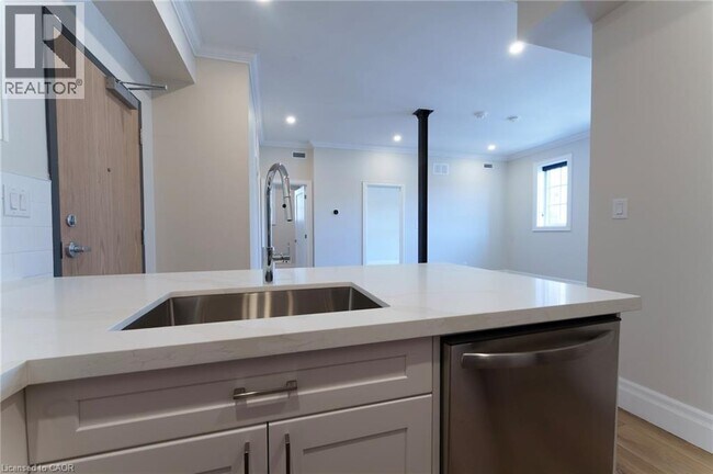 Photo - 100 Charlton Ave W Unit 203