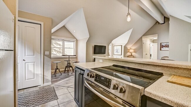 Photo - 145 Daly Ave