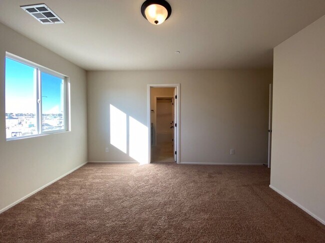 Photo - 4 BED 3 BATH Townhome, 1 LOFT, 2 GARAGES, GATED!