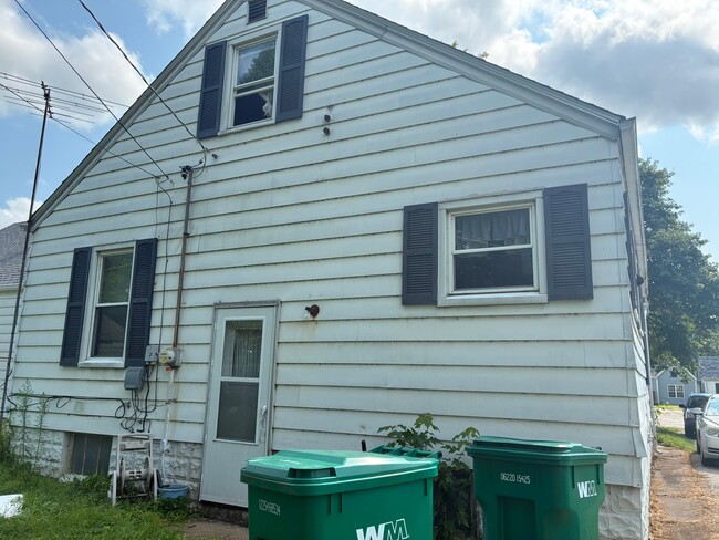 Photo - 505 Chaudet Ave