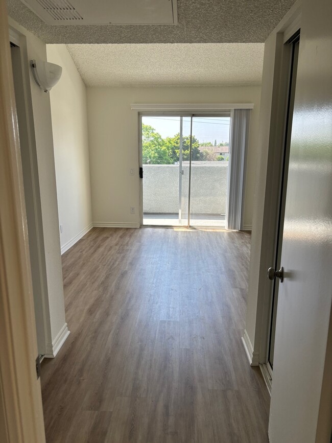BEDROOM ENTRY