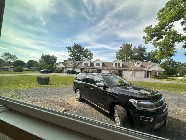 Photo - 1001 Bloom St