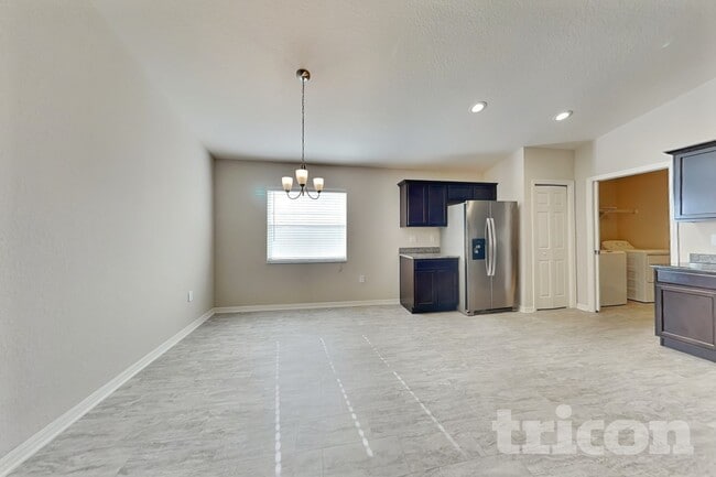 Photo - 505 Interlock St