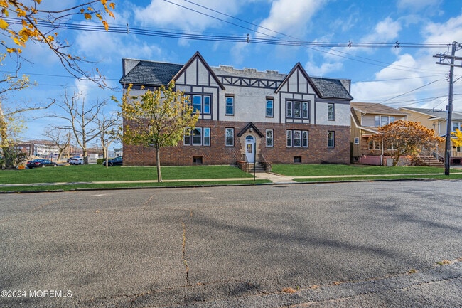 Photo - 922 4th Ave Unit 3B