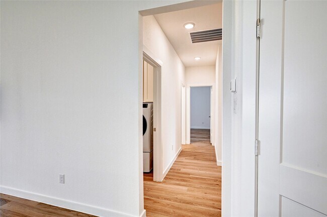 Photo - 8403 Oceanmist Cv Dr