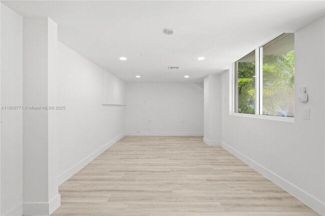 Photo - 600 NE 27th St Unidad 103 Rental