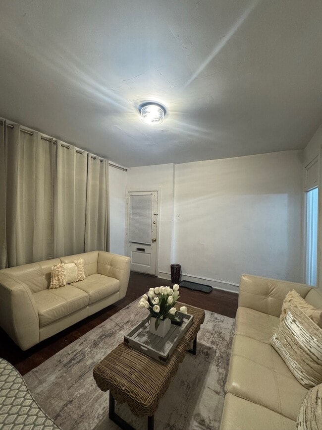 Photo - 5409 Walnut St