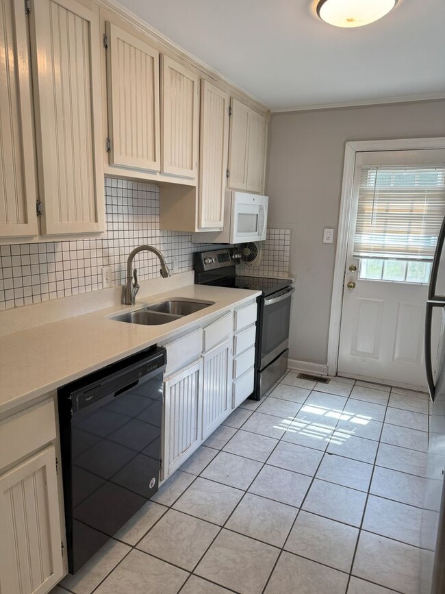 Photo - Near West End 3 bed Rancher ready for you!