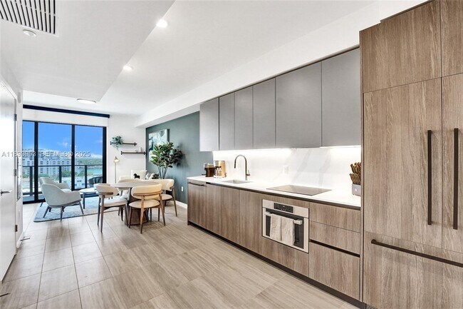 Photo - 580-572 72nd St Unit 904