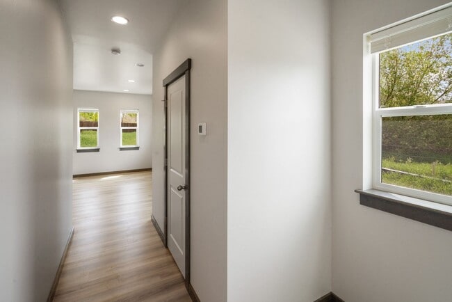 Photo - Gorgeous 3 Bedroom condos with double stall attached garages with AC-one pet negotiable!!!!