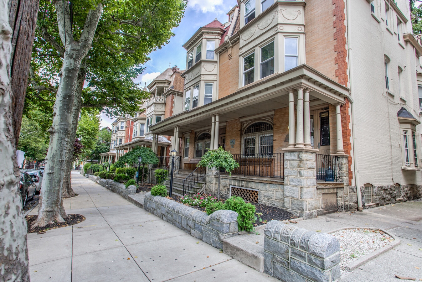 315 South 41st - 4044-4050 Walnut St Apartments
