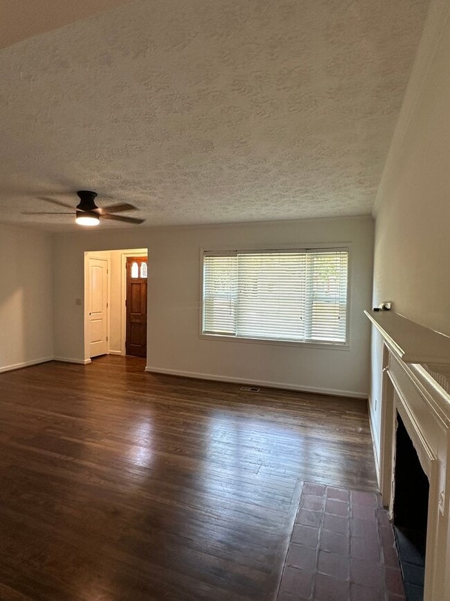 1015 Lanier Ave