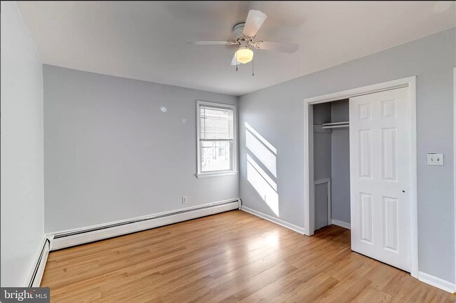 Building Photo - 6729 Youngstown Ave Unit C