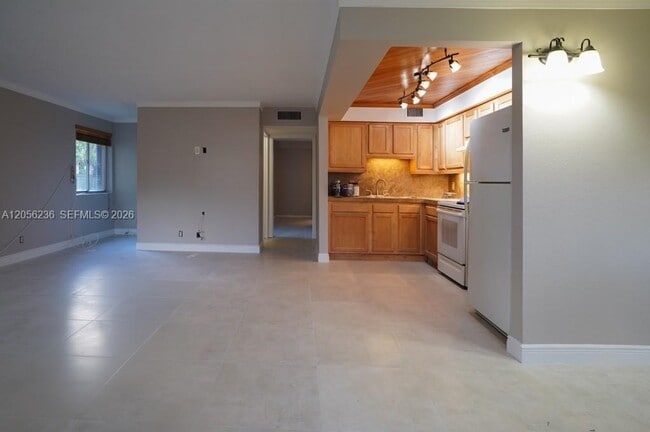 Building Photo - 1815 Fairview Villas Dr Unit 1
