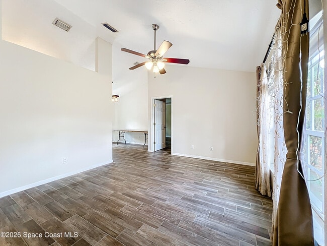 Photo - 5345 Cangro St