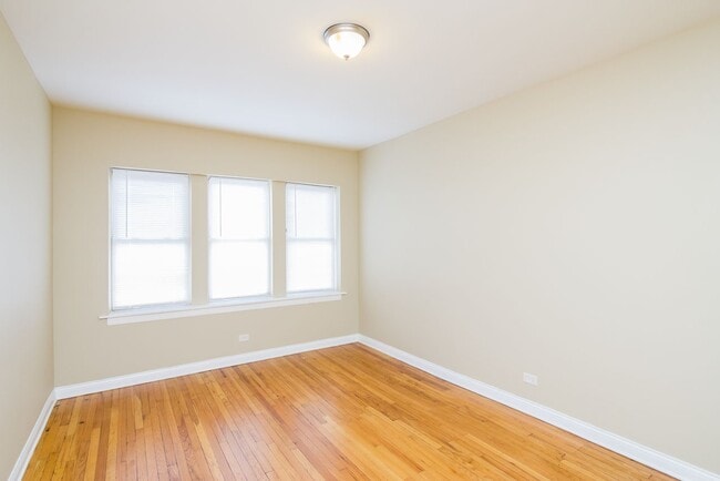 Photo - 4439 W Fullerton Ave Unit 2