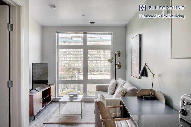 5 W Roy St Unit SI FL8-ID698