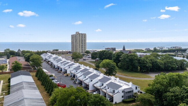 764 Ocean Ave N Unit B5