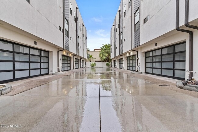 Photo - 325 E Coronado Rd