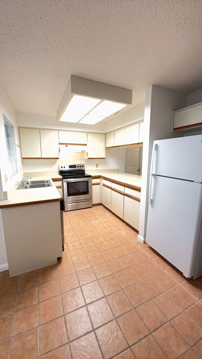 Photo - 3/2 home in Pine Lakes