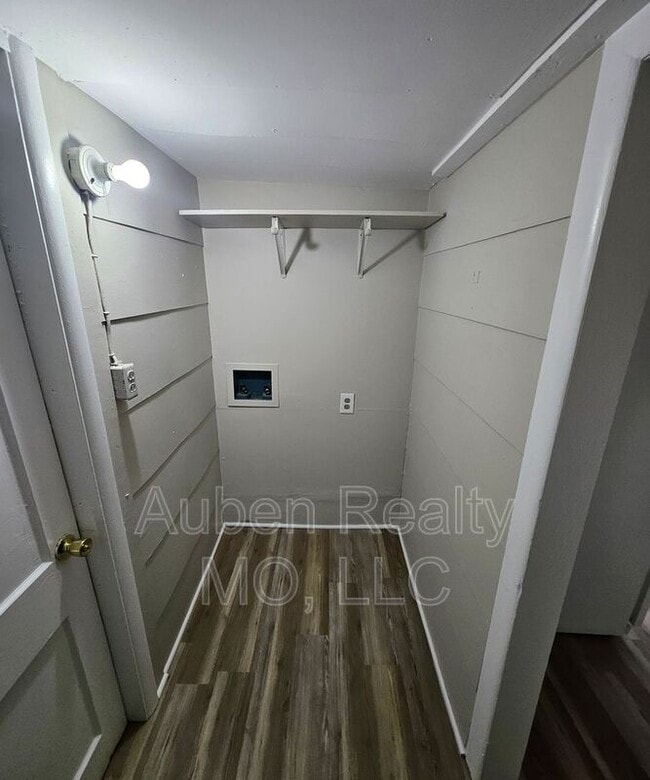 Photo - 5126 Booth Ave