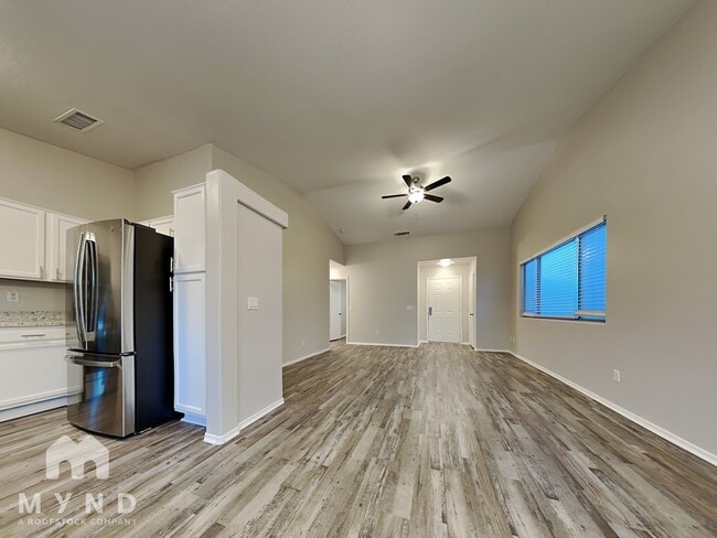 10740 W Mountain View Dr