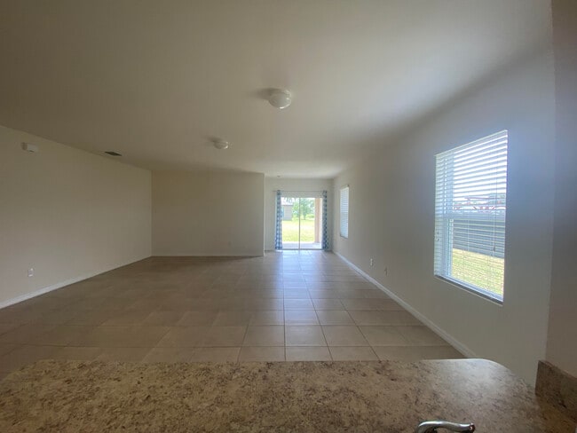 Photo - 504 SW 9th Ave