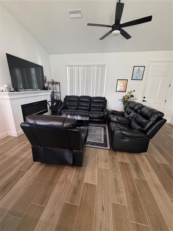 85 Willow Rd