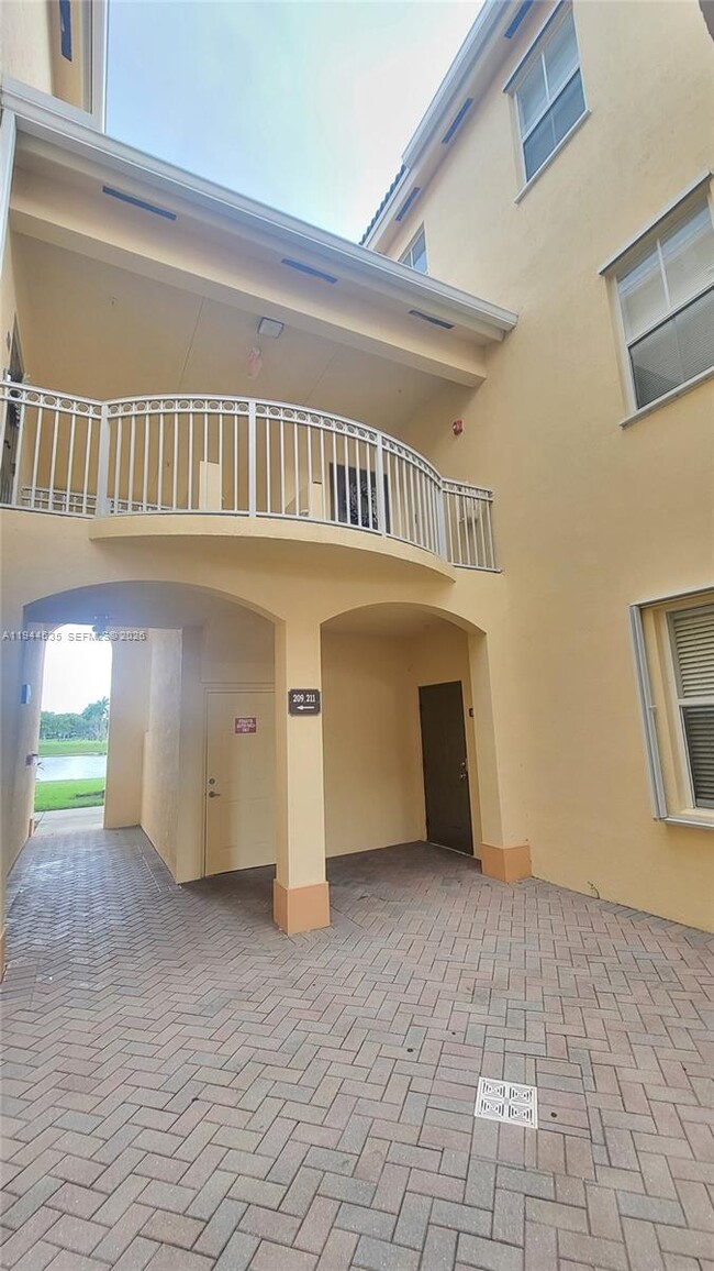 Photo - 10012 NW 7th St Unit 209