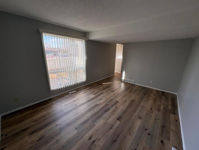 Photo - 3 Bedroom Townhouse in Whitehorn Unit 1