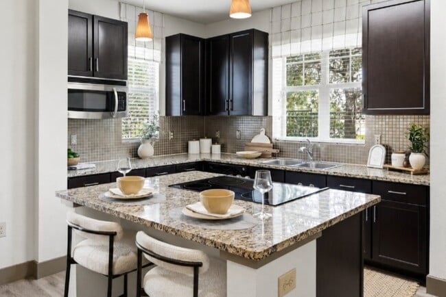 2BD, 2BA - 1199SF - Kitchen