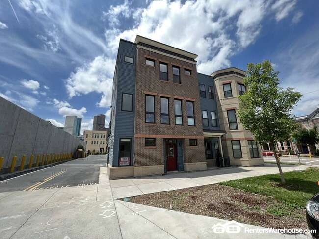Photo - 770 24th St House
