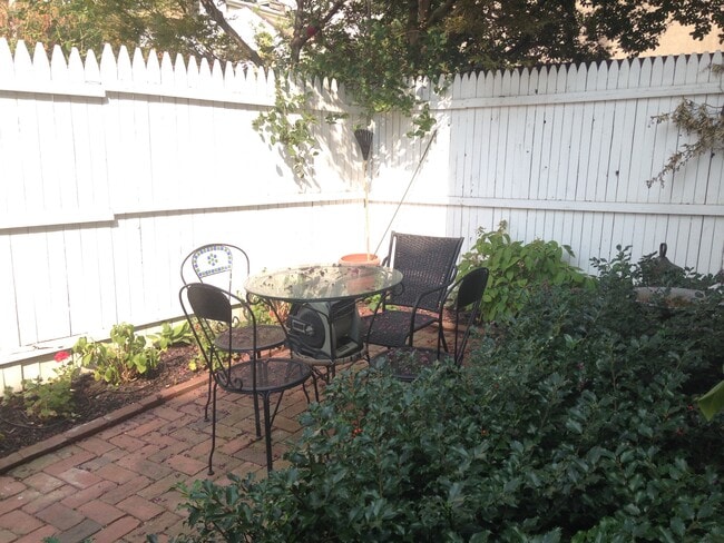 Photo - 2223 Spruce St