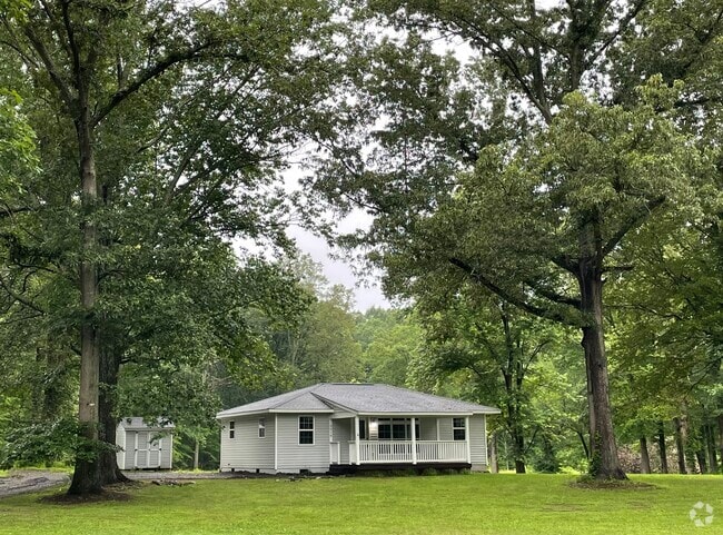 Building Photo - 5018 Holly Dr Rental