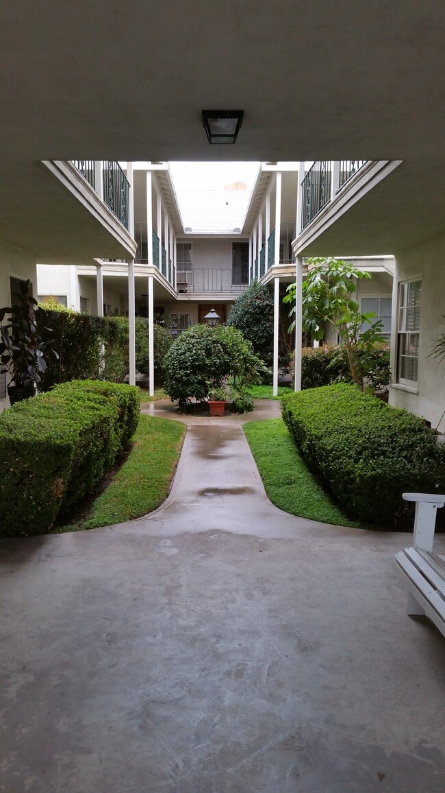 Photo - 1124 N Louise St Unit F