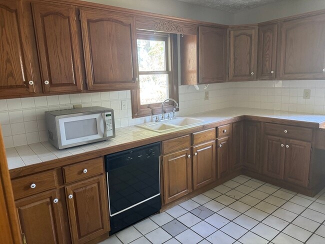 Photo - 1211 E Walnut St